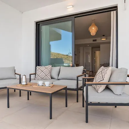 아파트 Moderno Apto De 3hab En Higueron Con Vistas Al Mar